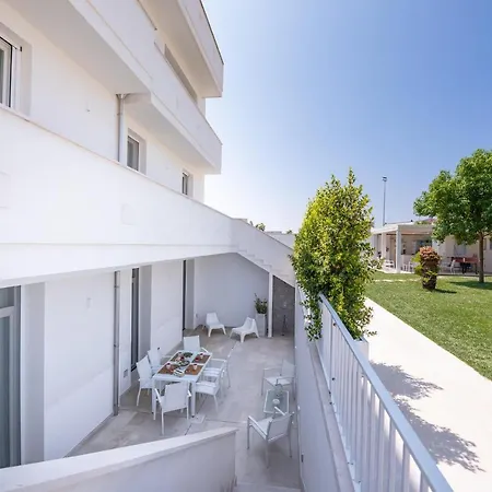 Calura Aparthotel 4*